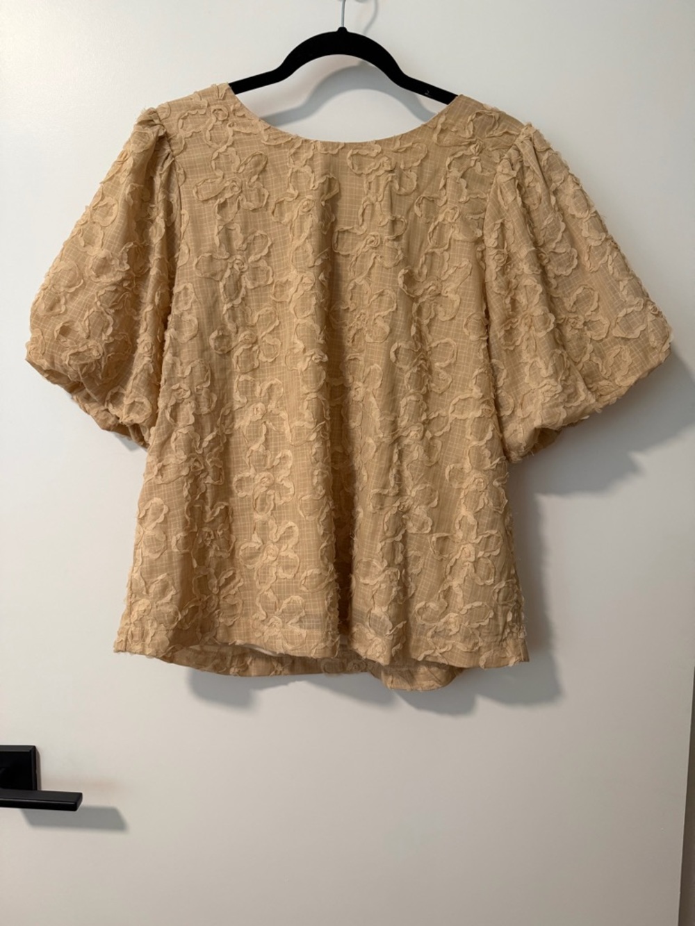 Textured Cream Floral Bubble-Sleeve Blouse